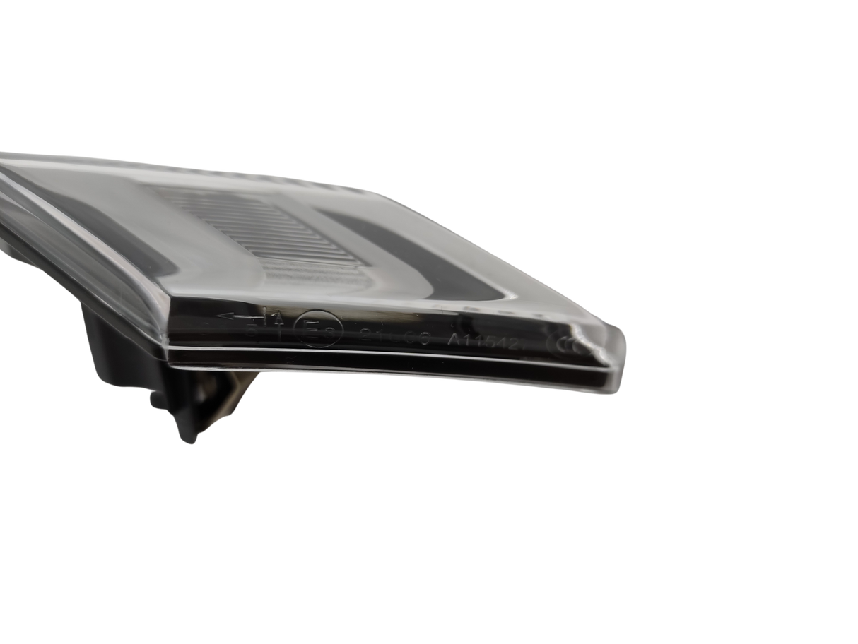 PORSCHE 991 Genuine OEM Side Marker Light Left/SX — OEM 99163125506