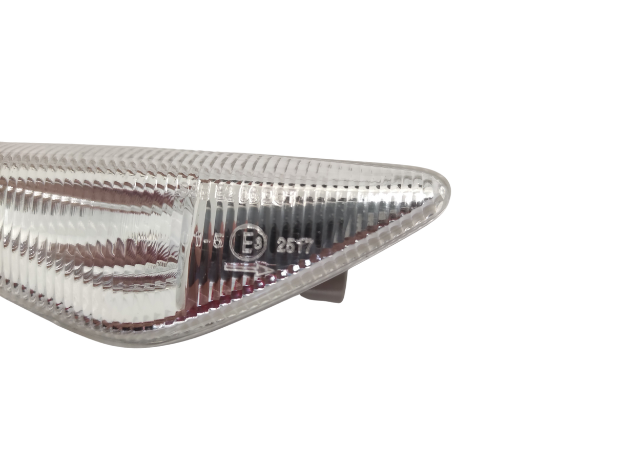 BMW X3-X5-X6 Fanale Laterale DX   63137171008